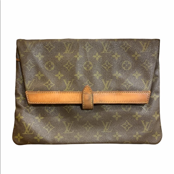Louis Vuitton Handbags - Louis Vuitton Pouchette Pilante Clutch